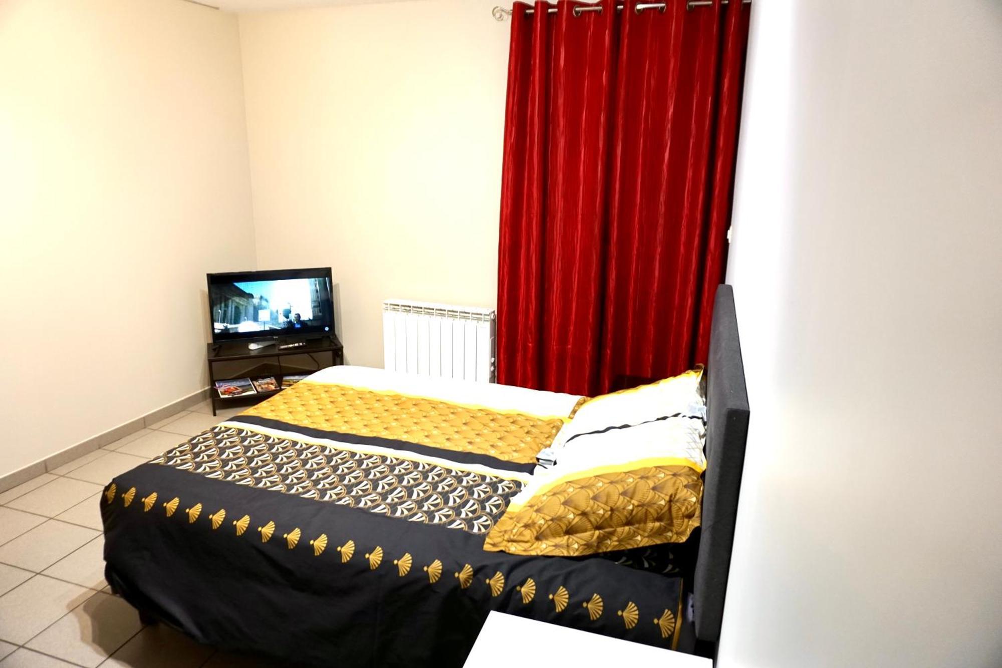 Charmant Studio Centre Ville Le Puy-en-Velay Bagian luar foto